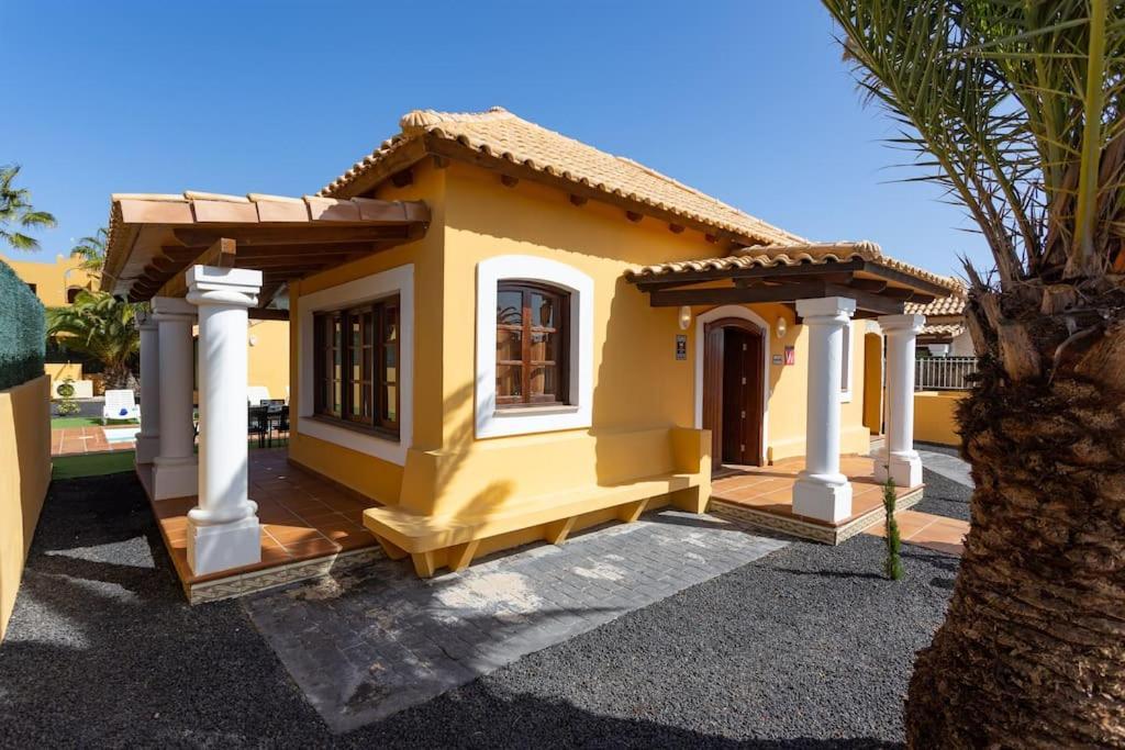 Villa Helen - Heated Pool Wifi Smarttv Barbecue Corralejo Bagian luar foto