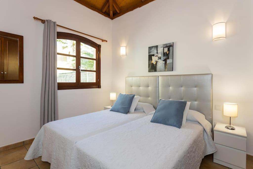 Villa Helen - Heated Pool Wifi Smarttv Barbecue Corralejo Bagian luar foto