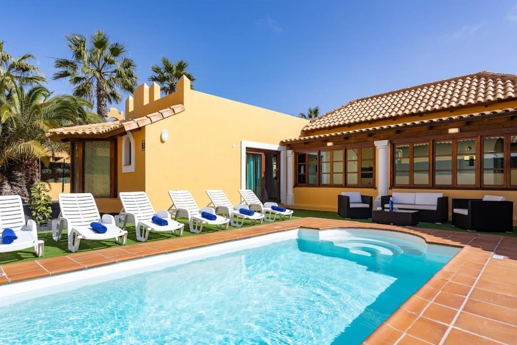 Villa Helen - Heated Pool Wifi Smarttv Barbecue Corralejo Bagian luar foto