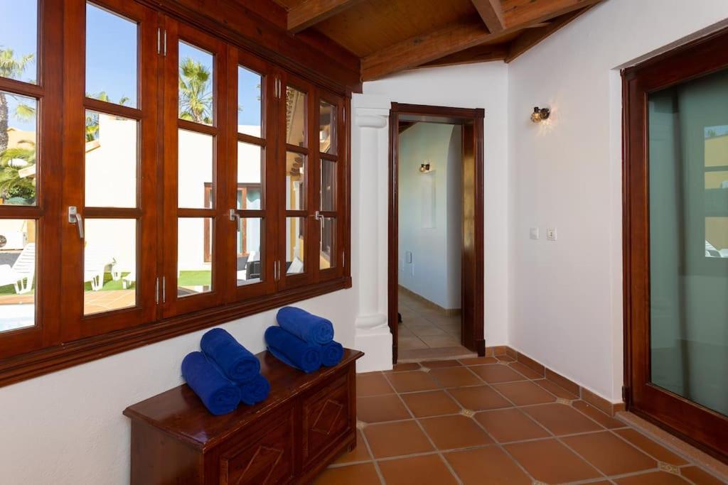 Villa Helen - Heated Pool Wifi Smarttv Barbecue Corralejo Bagian luar foto