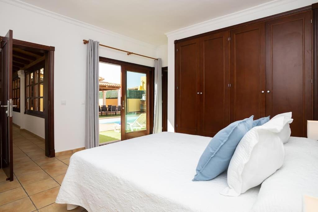 Villa Helen - Heated Pool Wifi Smarttv Barbecue Corralejo Bagian luar foto